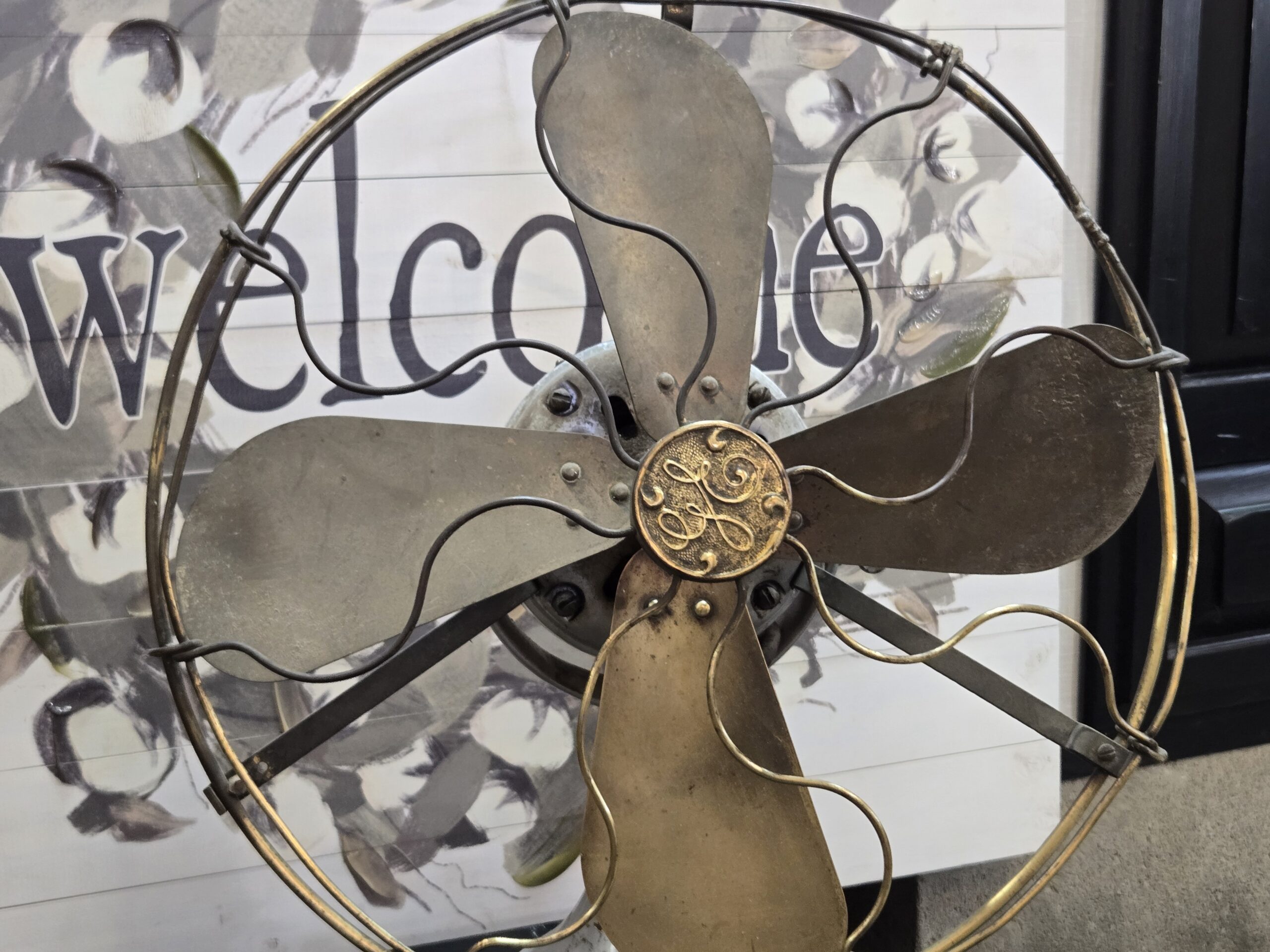 Antique General Electric GE Type AOU Oscillating Desk Fan – 4 Blade